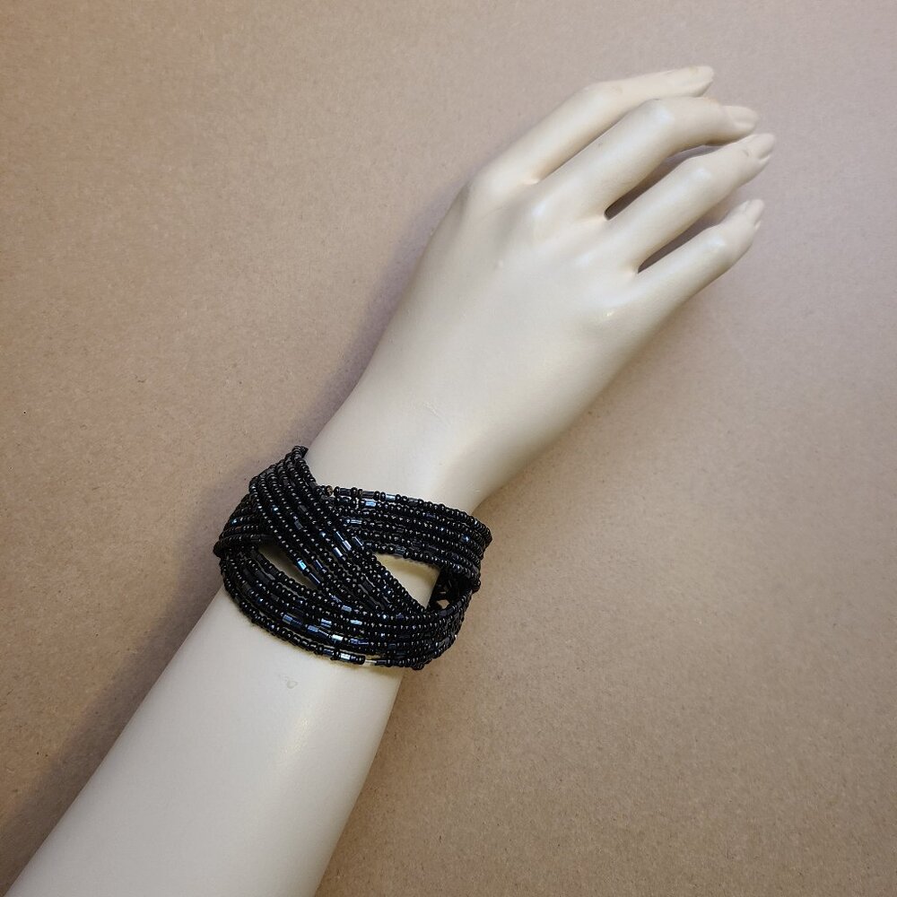 Beaded Cuff Bracelet (black)